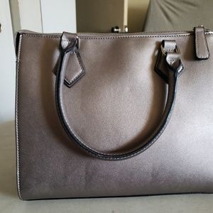 Guess Bags - Guess purse Guess Bags - Guess purse